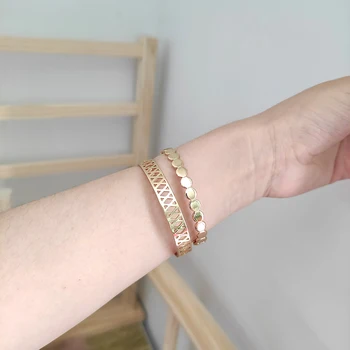 

GHIDBK Minimalist Geometric Disc-shaped Bracelets for Women Statement Hollow Lozenge Bangles Street Style Bangle Elegant Jewelry