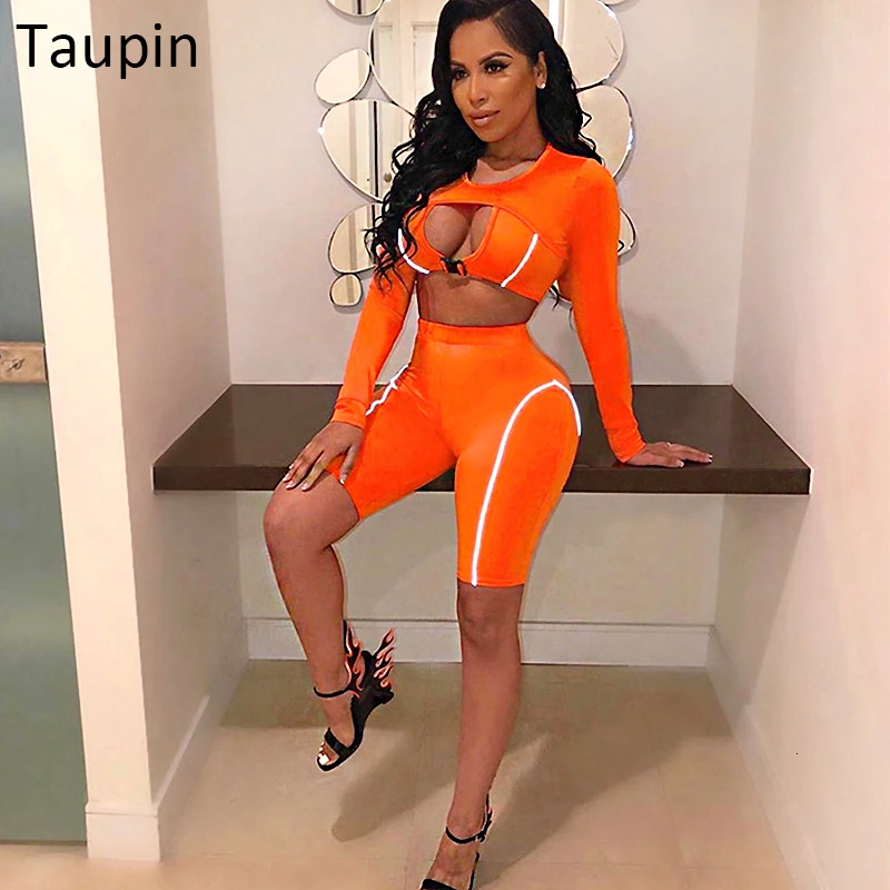 

Taupin Women Slim Skinny Two Pieces Set Reflective Striped Patchwork Outfit 2019 Hollow Out Button Crop Top Shorts Tracksuit New