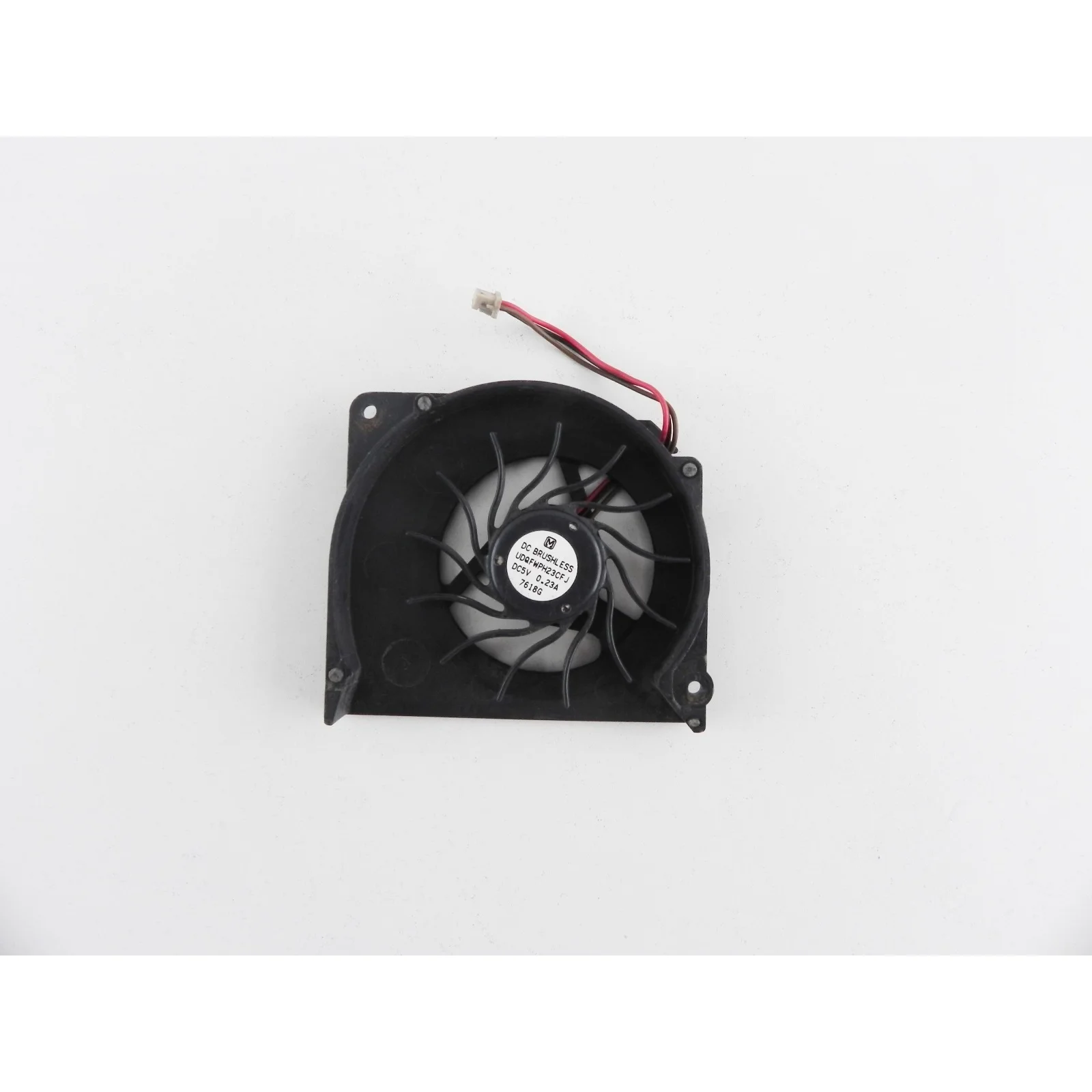 Fujitsu S7110 A6110 S7111 T2050 S6510 E8110 E8120 S2110 Вентилятор (кулер) охлаждения