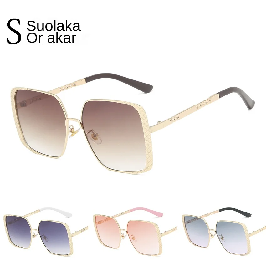 

Wholesale 2020 New Retro Ms. Sun Glasses Metal Pattern Trend Sunglasses 8204