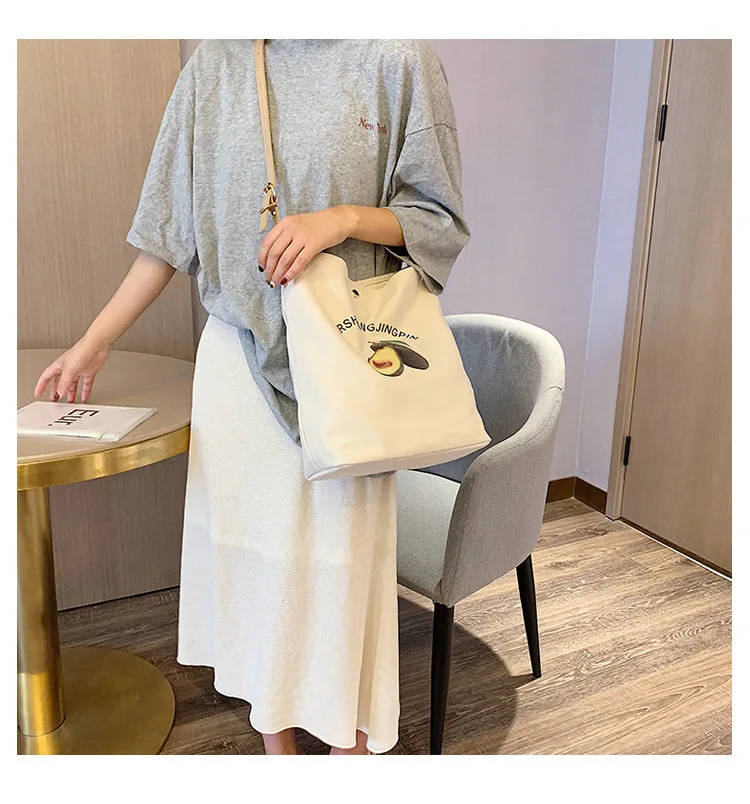 

2019 New canvas Japanese large square bag avocado printing single shoulder slanted female bag