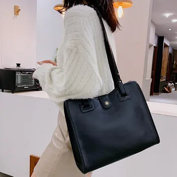 

Large Capacity Solid Color Women Shoulder Bag PU Leather Lightweight Designer Handbags Big Square Female Shopping Bag All-match