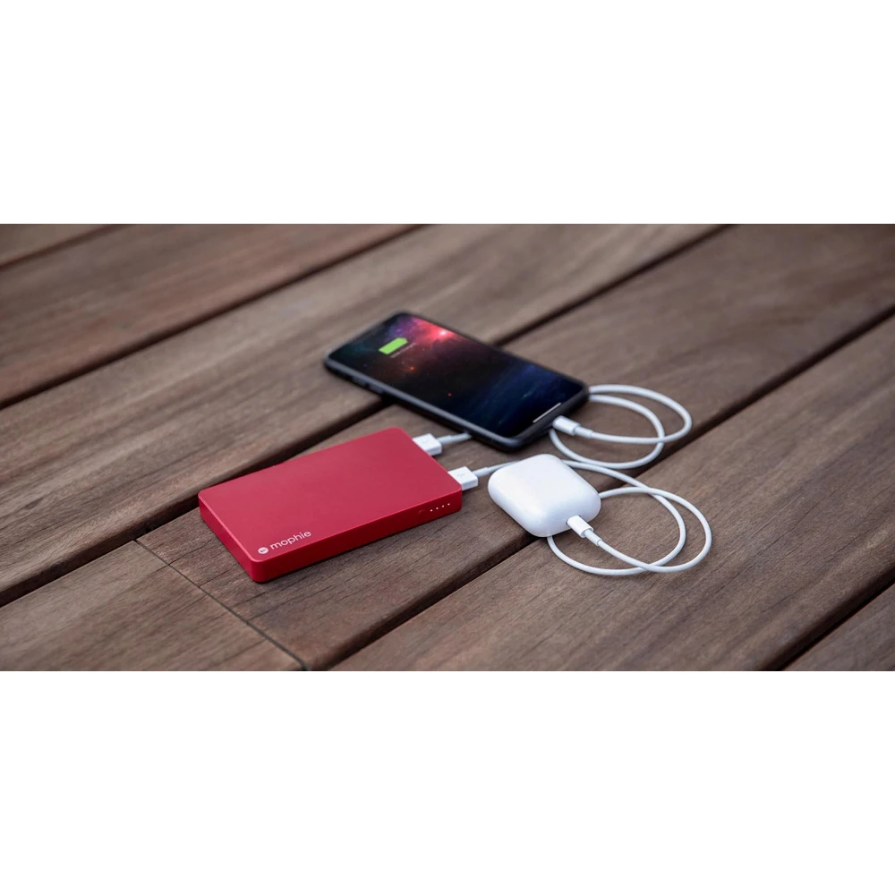 External Portable battery Mophie Powerstation. Port Lightning charging battery. Capacity 5000 mAh
