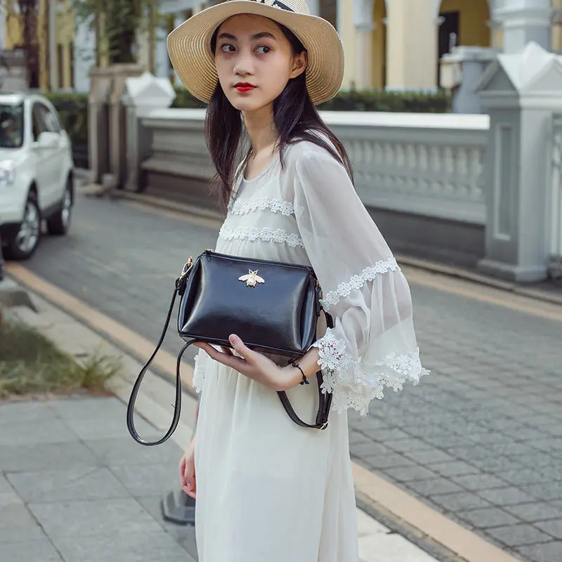 

2018 Autumn New Style Korean-style Fashion Small Bee Bag Simple Versatile WOMEN'S Bag Women's Crossbody Bag
