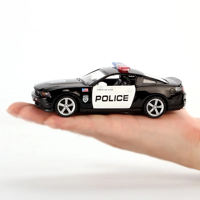 1:32 Высокая Имитация Ford Mustang GT полицейский автомобиль дети литая модель машины Модель игрушечной машины для детей Подарки