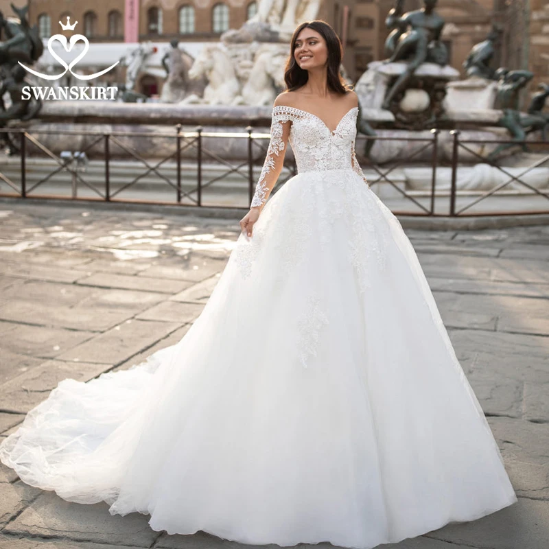 

Sweetheart Long Sleeve Wedding Dress Swanskirt I213 Off Shoulder Appliques A-Line Princess Button Bridal Gown Vestido de Noiva