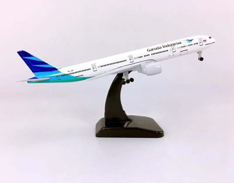 18 см 1:400 Boeing B777-300 модель Garuda Indonesia с пластиковым основанием сплав самолет коллекционный дисплей статическая модель игрушки