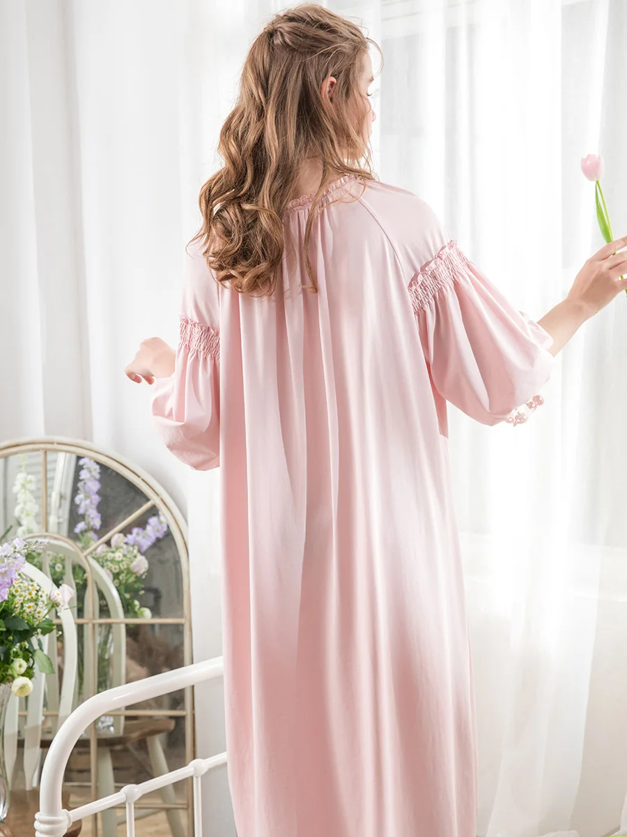 Naz Nighty Wear - A dollop of romance now and then is good for everybody  😍😍😍 Two piece night gown adorned with beautiful lace 💟💟 🛒🛍 Shop  Now!!!! Free Size Colours - 2 | Facebook