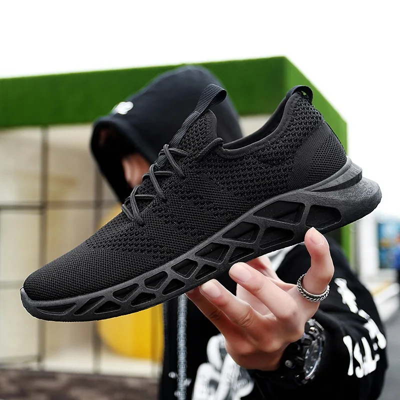 

2019 New Style MEN'S SHOES Spring Summer Men Casual Fly Netting Shoes Punched Sheet Surface Athletic Shoes Men's Running Shoe