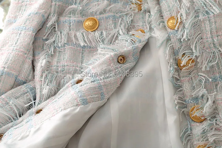 Шерстяная твидовая куртка с круглым вырезом и бахромой спереди с четырьмя карманами и золотыми пуговицами с длинными рукавами
