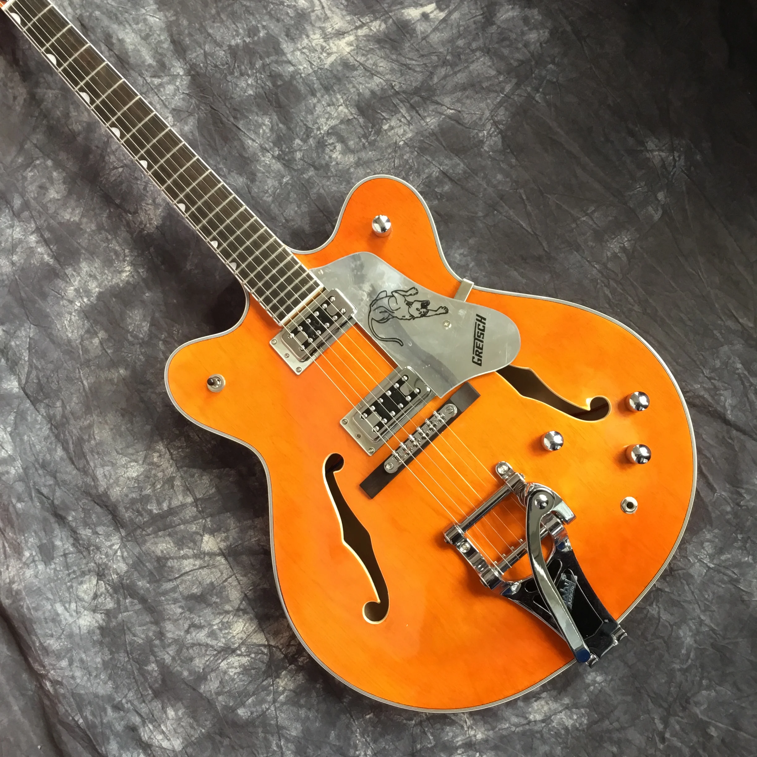 Suneye полый джаз электрическая гитара с bigsby tremolo Золотое оборудование бесплатная