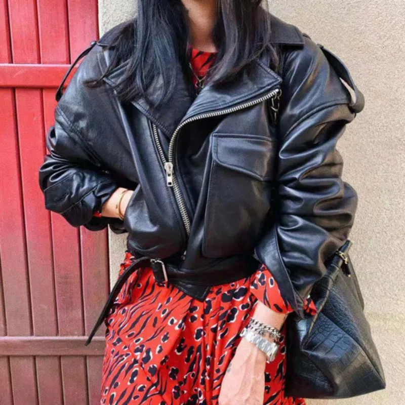 Fashion Tide Autumn And Winter New Fashion Lapel Zipper Waist Buckle Black Pu Leather Jacket Female Short Paragraph PB559