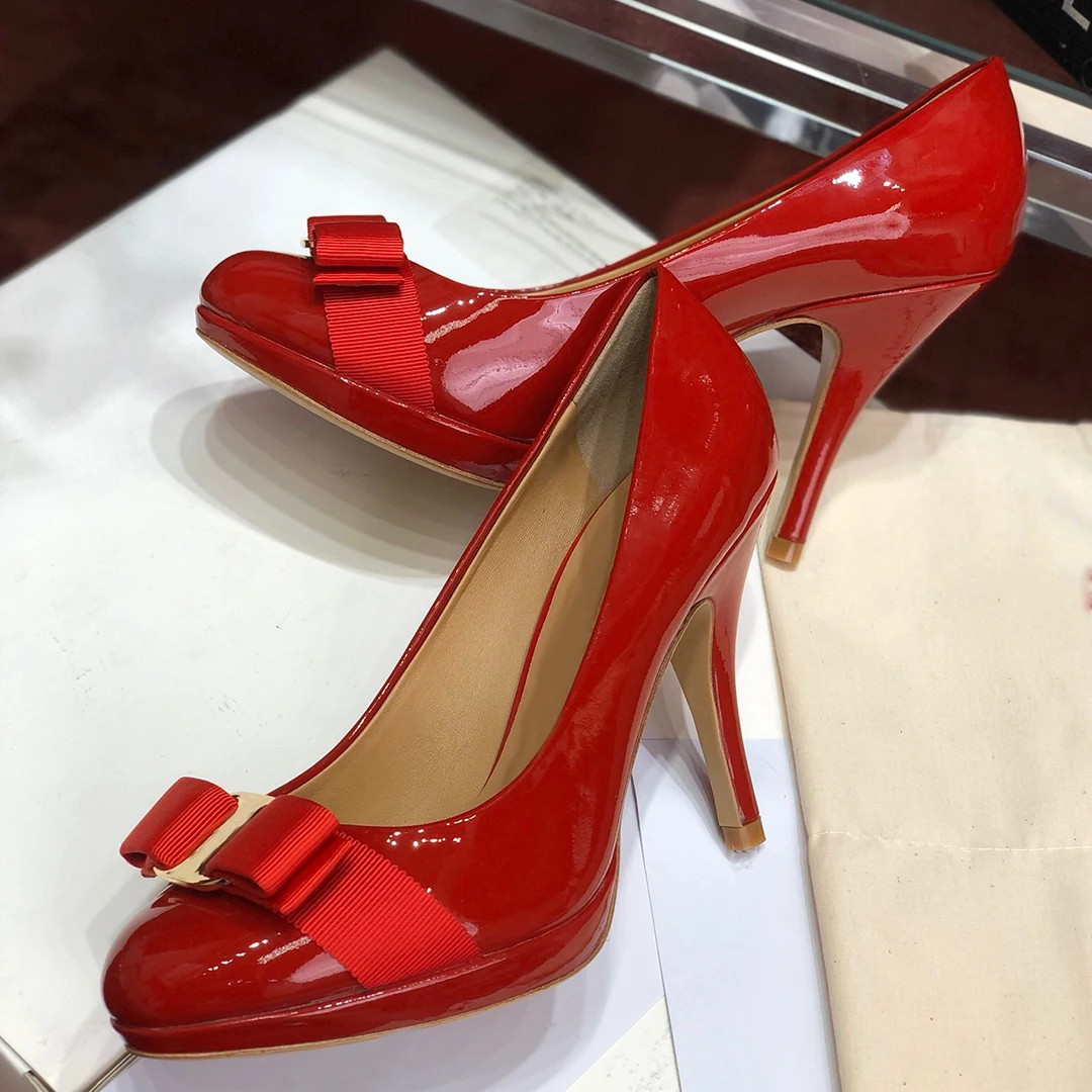 激安特価品 女性の丸いつま先のハイヒールの靴 シープキンのファッションシューズ 結婚式の靴 10cm Db0 在庫有新品 Www Arkheemstede Nl
