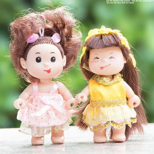Mini boneca de desenho animado 10cm, boneca de rosto adorável com roupas