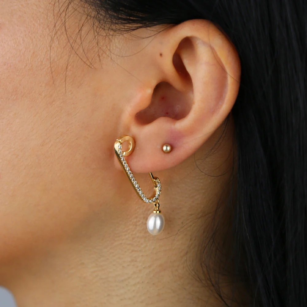 

Fresh pearl charm Earrings 2019 new Safety pin ear wire fresh pearl beaded unique european women new earring