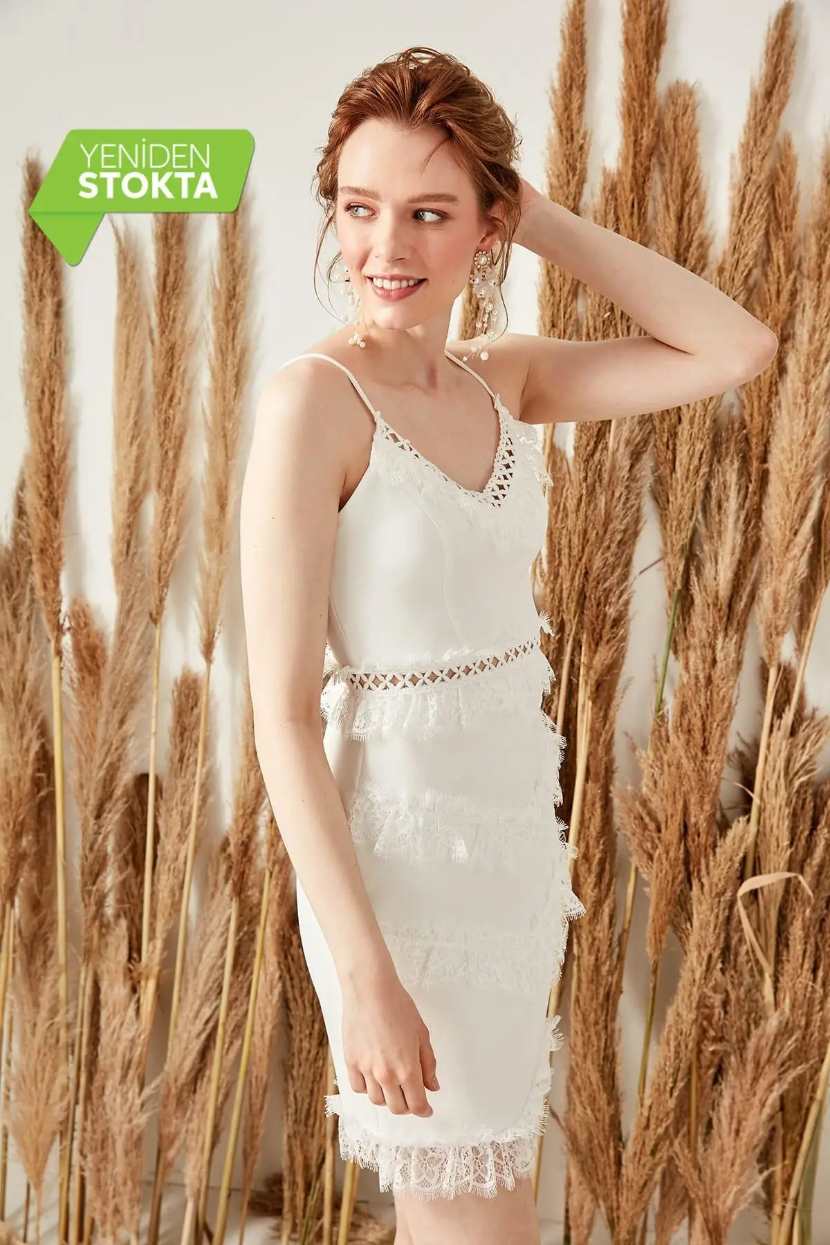 

Trendyol White Ruffle Detail Dress TPRSS19FZ0107