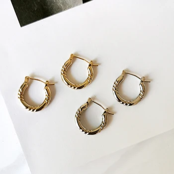 

Peri'sBox Carving Stripes U Shape Small Hoop Earrings Polished Textured Earrings for Women Minimalist Earrings Hoops Wholesale