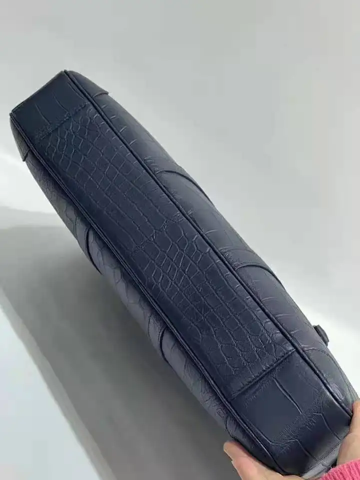 Рисунок 3 - Мужской деловой портфель из натуральной