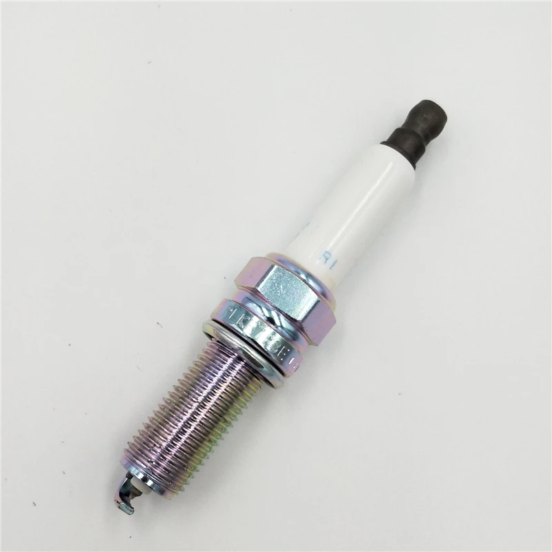 4 шт платинового PLKR7B8E свечи зажигания для C180 1,8 T C180K 1,6 T C200 1,8 T C260 1,8 T для 94716 0242140512 Y6NPP332 VXUH22 A0041595803
