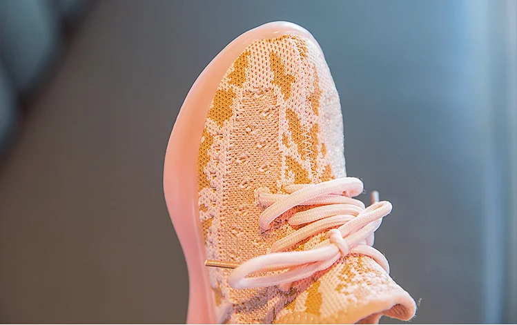Fly Knit светящаяся детская обувь; Новинка; сетчатая дышащая обувь для мальчиков и девочек; повседневная обувь для бега; кроссовки для девочек