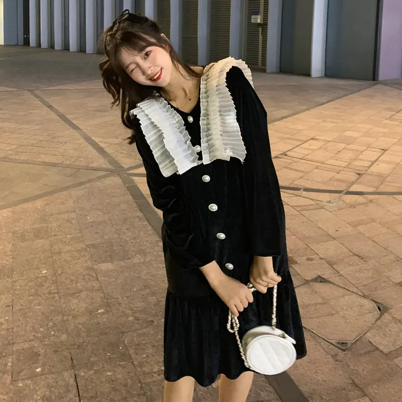 

2020 Spring Woman Velvet French Dress White Crochet Lace Peter Pan Collar Design Velour Dresses Women Chic Classy Vestidos Mujer