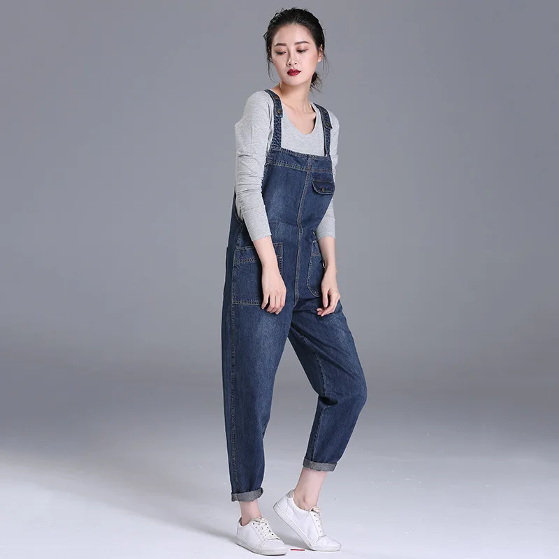 2019 spring new 200 pounds fat mm jeans women's trousers Korean version of the loose large size women's bib pants 2019 spring new 200 pounds fat mm jeans women's trousers Korean version of the loose large size women's bib pants