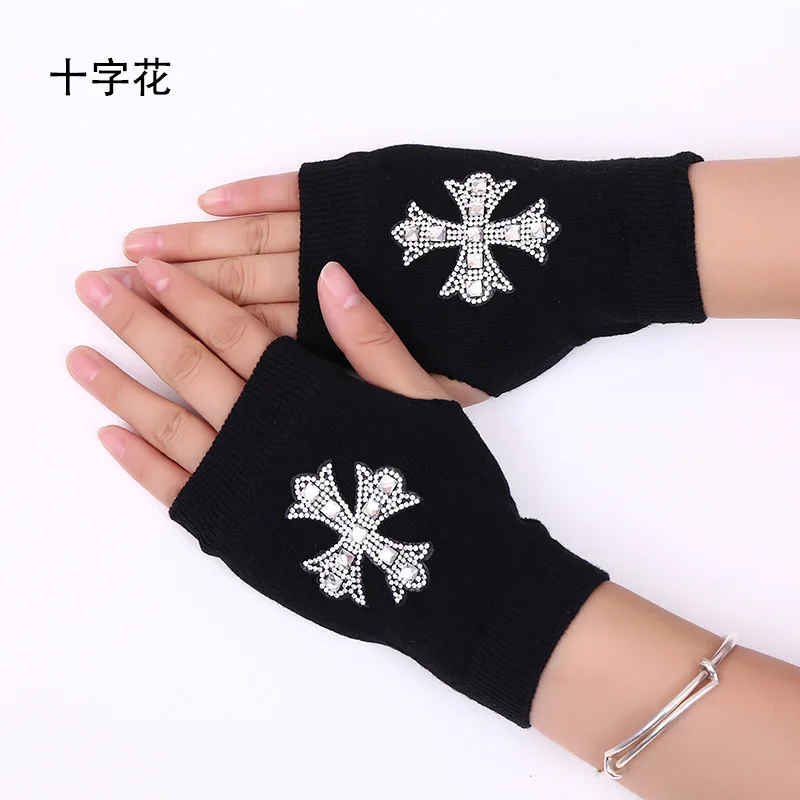 Cool Cartoon Skull Winter Rivet Hot Drilling Mitten Women Warm Knit Diamonds Sequins Fingerless Hip Hop Punk Dancing Glove G50