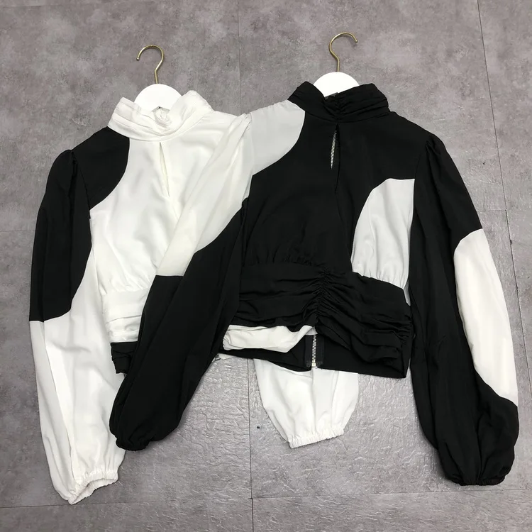 

The Same Paragraph Folds Waist Low Chest Sexy Black And White Contrast Color Long-sleeved Slim Autumn Shirt T-shirt Female