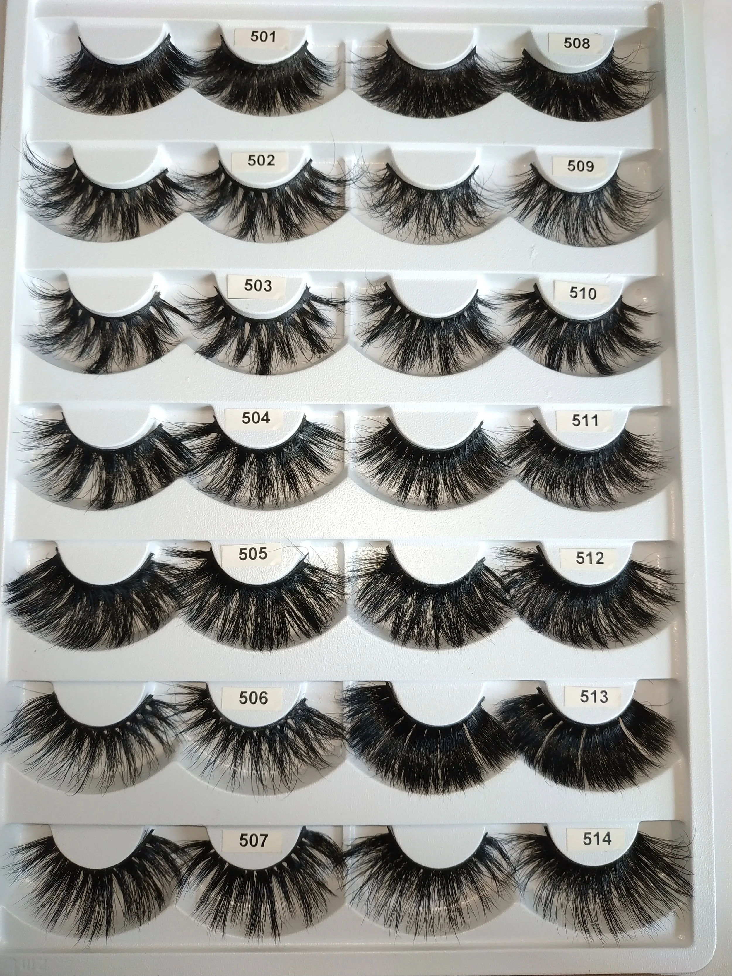 

HEXUAN LASH FACTORY Uses Hand-made Light And Soft 25mm Mink Lashes For False Eyelashes For Everyday Life And Parties