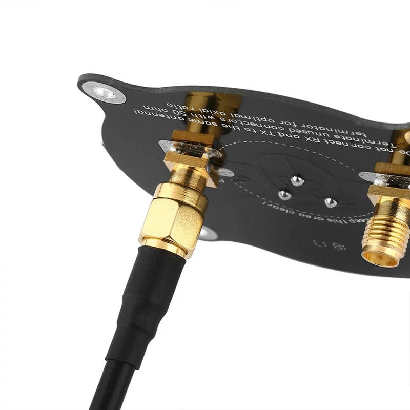 5,8 Ghz Тройная подача патч антенна Sma Направленная циркулярно поляризованная антенна