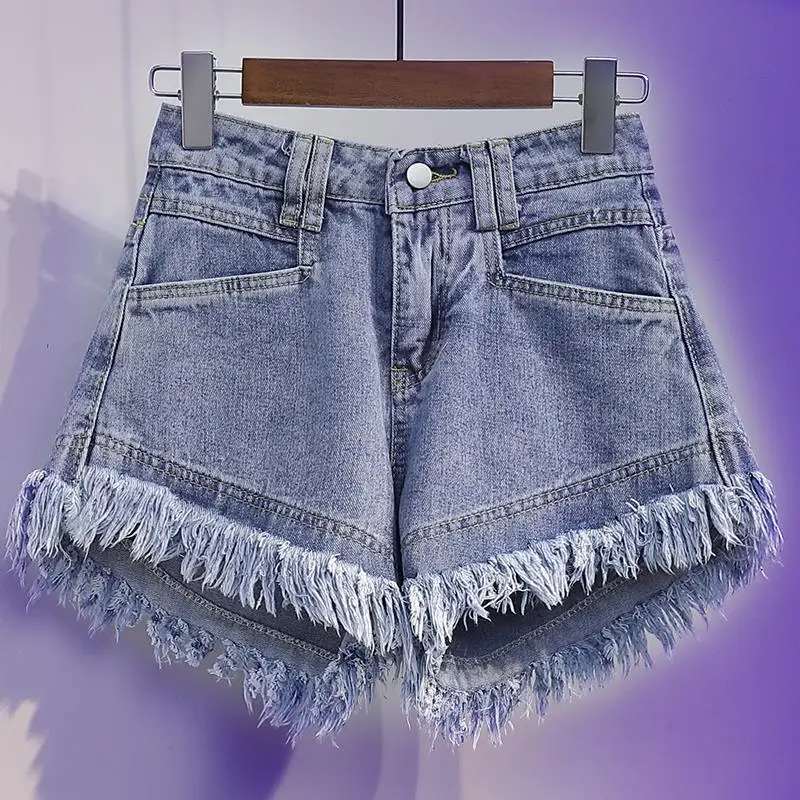 Рисунок 3 - Женские джинсовые шорты большого