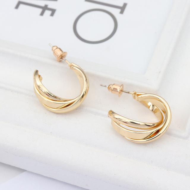 Sweet Hollow Round Imitation Peals Hanging Earrings For Women Trendy Temperament Earrings Wedding Jewelry Girl Gift