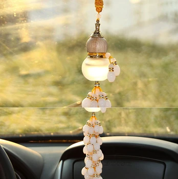 

2019 Hot Selling With high-grade Traditional Chinese style glass hanging jewelry gourd filled with perfume car