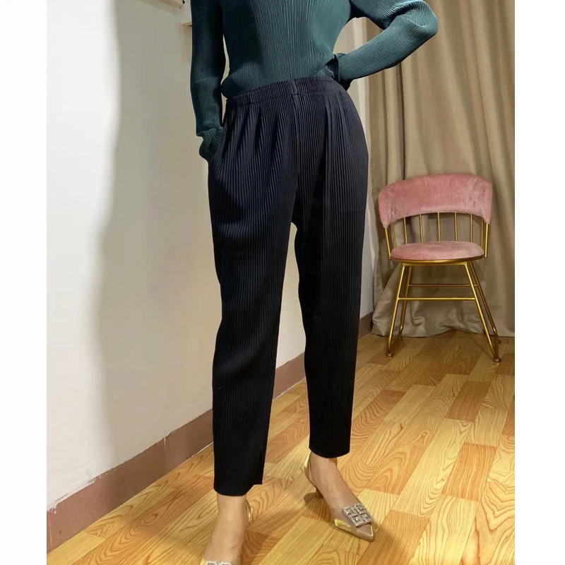 Осень и зима Miyake fold толстые брюки для мужчин и женщин большого размера тонкие зауженные брюки морковки брюки для ног - Цвет: Черный