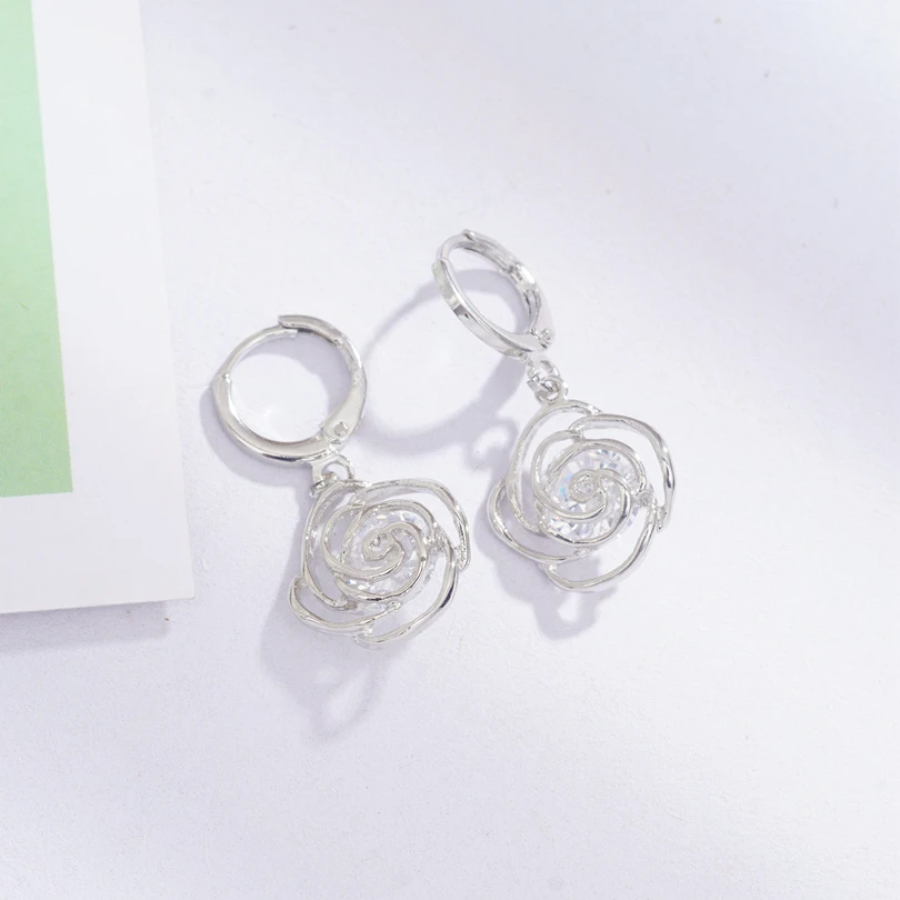 white Hollow Rose Flowers Hoop Earrings Girl Gift White Gold Color Cubic Zirconia Circle Earring Women Dropshipping - Окраска металла: white