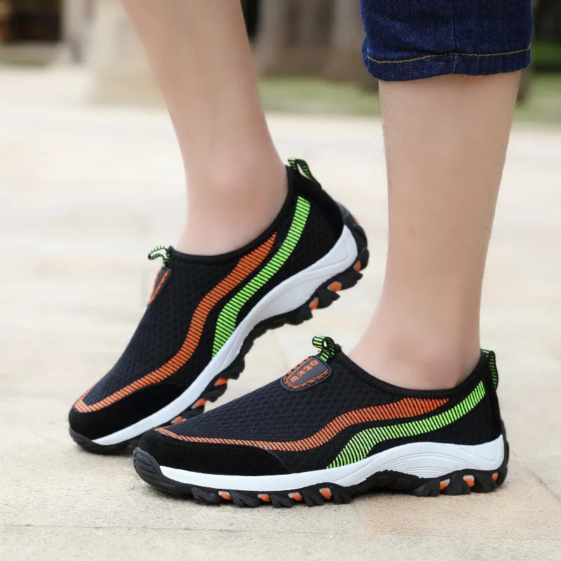 Free shipping  Summer Lightweight Breathable Sports Mesh Shoes Lightweight Slip-on Men And Women Casual Walking Sh