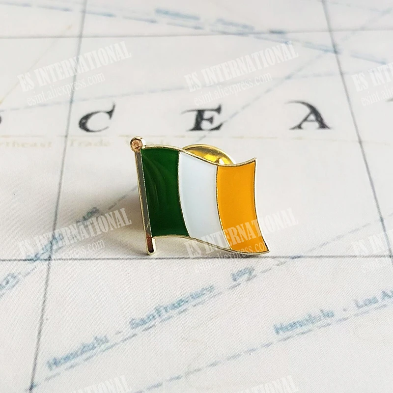 

Ireland National Flag Crystal Epoxy Metal Enamel Badge Brooch Collection Souvenir Gifts Lapel Pins Accessories Size1.6*1.9cm
