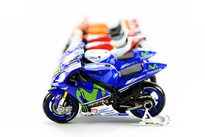 Maisto 1/18 1:18 Масштаб WGP 15 Ducati Desmosedici No29 гоночный мотоцикл Мотоциклы литье под давлением демонстрационные модели игрушки для мальчиков