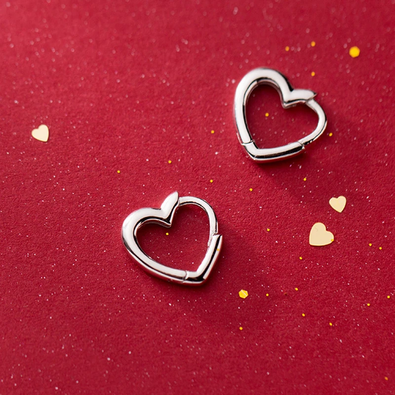 Personality Heart Shape Small Hoop Earrings Vintage Fashion Simple Ear Jewelry for Women Wholesale Silver 925 Sterling