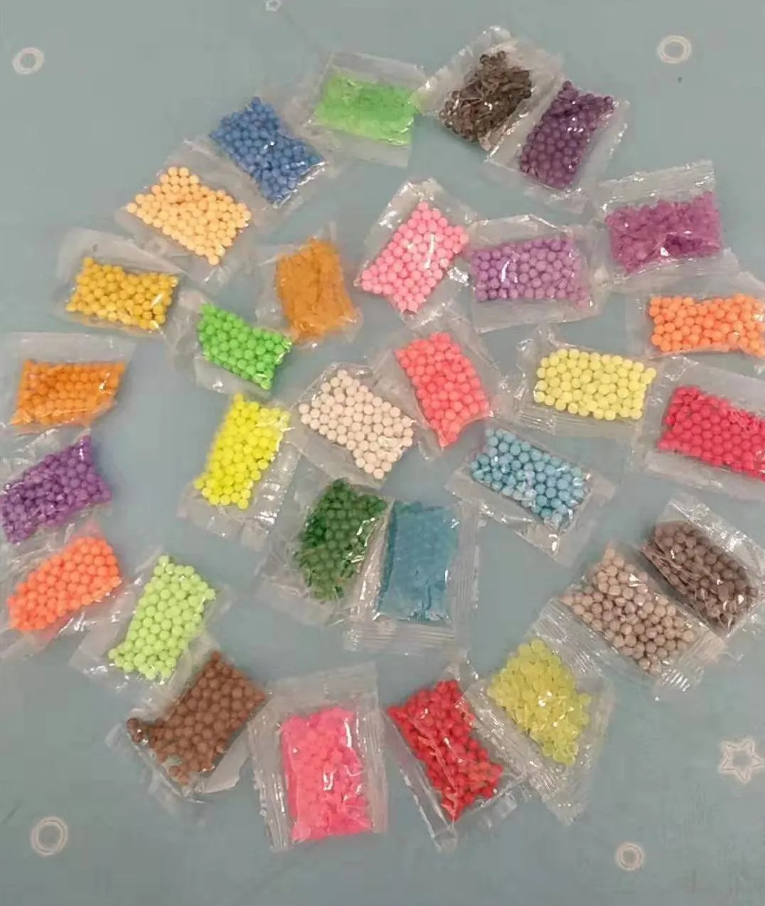 EAKI Magic Kids Bean Puzzle Игрушка Водорастворимая ручная работа бисерная модель обучающая Diy Искусство и ремесла игрушки бусины для детей - Цвет: Random packet