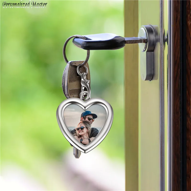 

Personalized Master Custom Photo Heart Keychains Alloy Key Chain Engraved Pictures Keyring Gift For Lovers Parents Friends Pets