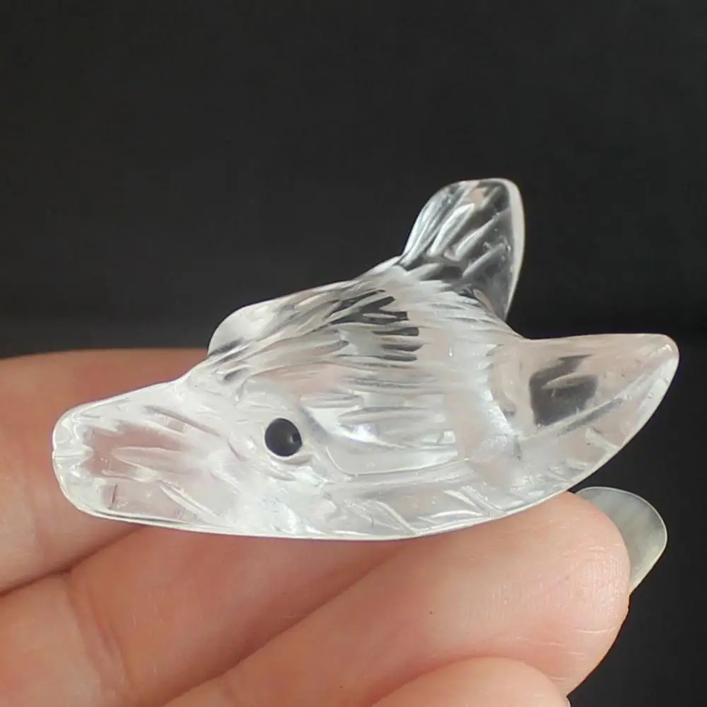 

Natural quartz crystal carved crystal wolf head suitable for decoration crystal