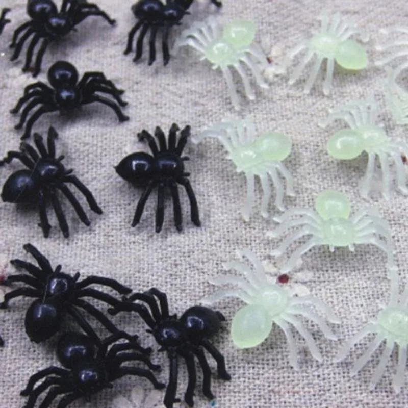 

20pcs Halloween Mini Plastic Black Luminous Spider Prank Joking Birthday Toys DIY Decorative Spiders 2cm Spider Party Props