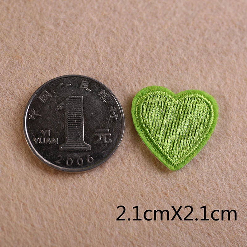 10 шт Разноцветные вышитые нашивки в форме сердца железные наклейки на маленькое сердце любви DIY ткань одежда для Аппликации Аксессуары - Цвет: Зеленый