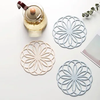 

18 cm Round Heat Resistant Silicone Mat Drink Cup Coasters Non-slip Pot Holder Table Placemat Nordic style Kitchen Accessories