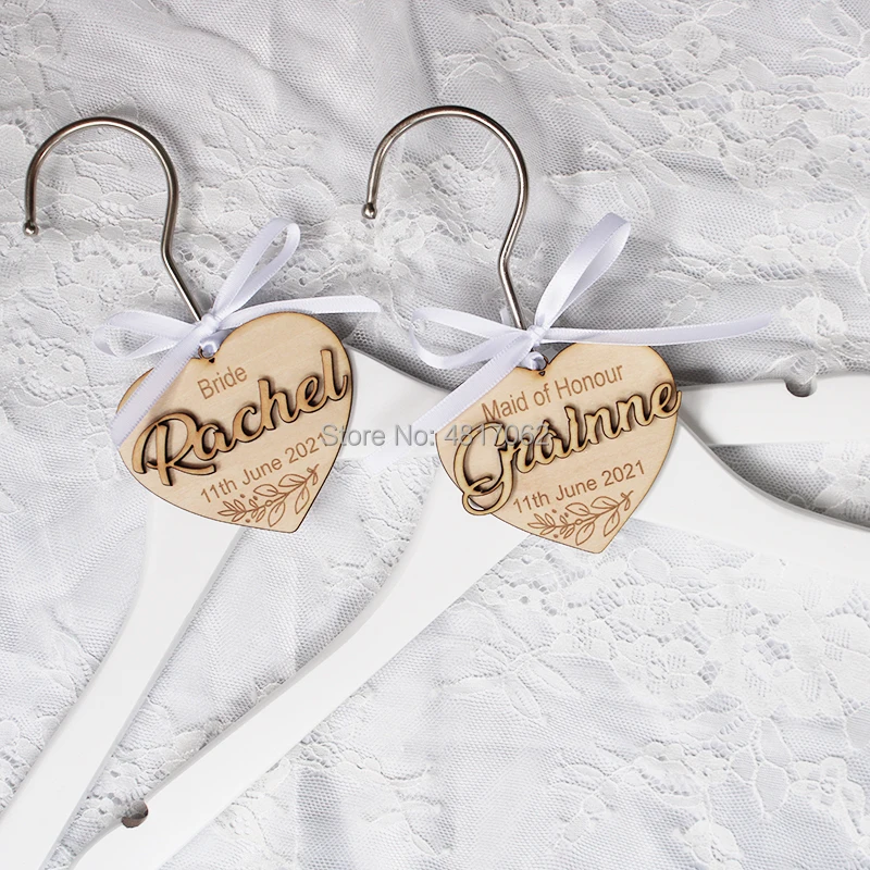 Perchas personalizadas para fiestas de bodas de madera grabadas con láser,  novia novio, padrinos de boda, regalos personalizados para damas de honor  GALA METROPOLITANA -  México