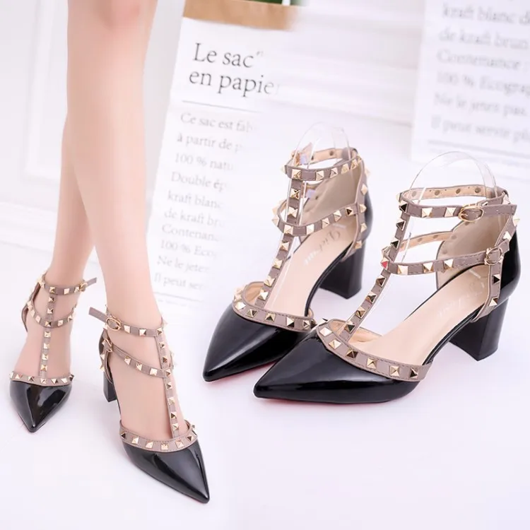 

Pumps Women 2018 summer new pointed patent leather rivet buckle sandals thick with heel wild thin women's shoes