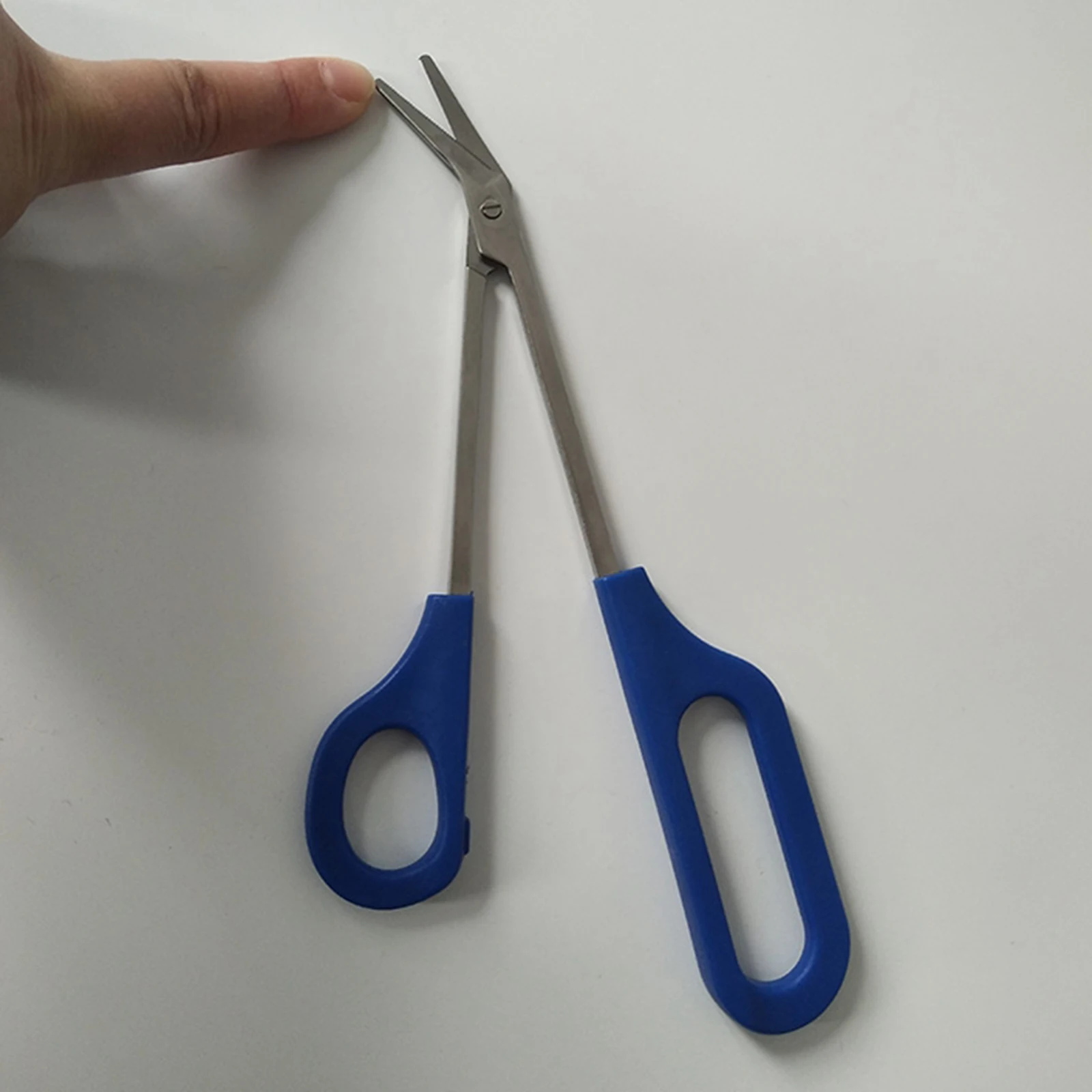 https://ae01.alicdn.com/kf/H8557b42008a5479d881eb5ad4689d519v/Long-Handle-Toenail-Scissors-Pedicure-for-Seniors-Humanized-Design-Easy-Use.jpg