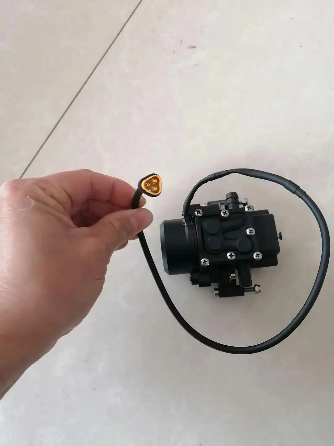 Образец нового DJI Agras насос для MG-1 сельское хозяйство Дрон защиты растений