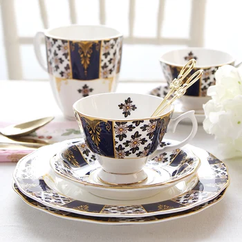 

European Retro Gift Bone China English Afternoon Tea Coffee Cup Saucer Set Ceramic Coffee Cup Travel Drinkwear DD60CC